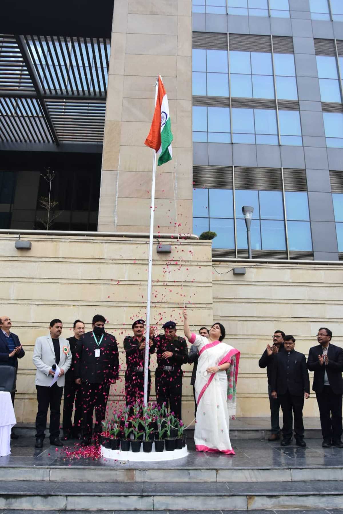 हम भारत के लोग भारत को एक ....